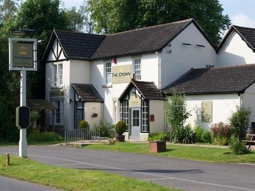 Отель The Crown At Broad Hinton Экстерьер фото